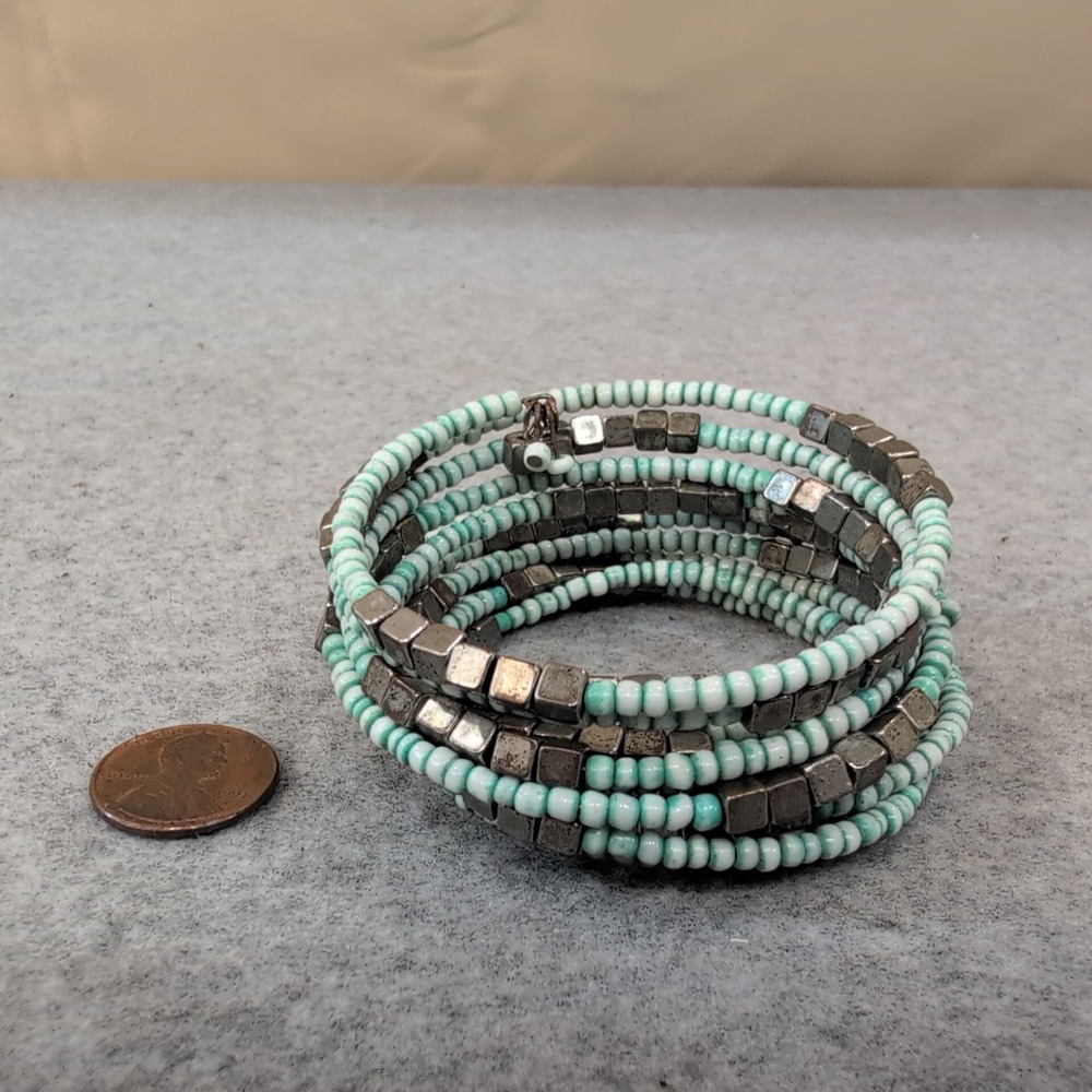 Beaded‎ Coil Bracelet Mint Green White Silver Tone Cube Beads Wrap - Picture 5 of 6